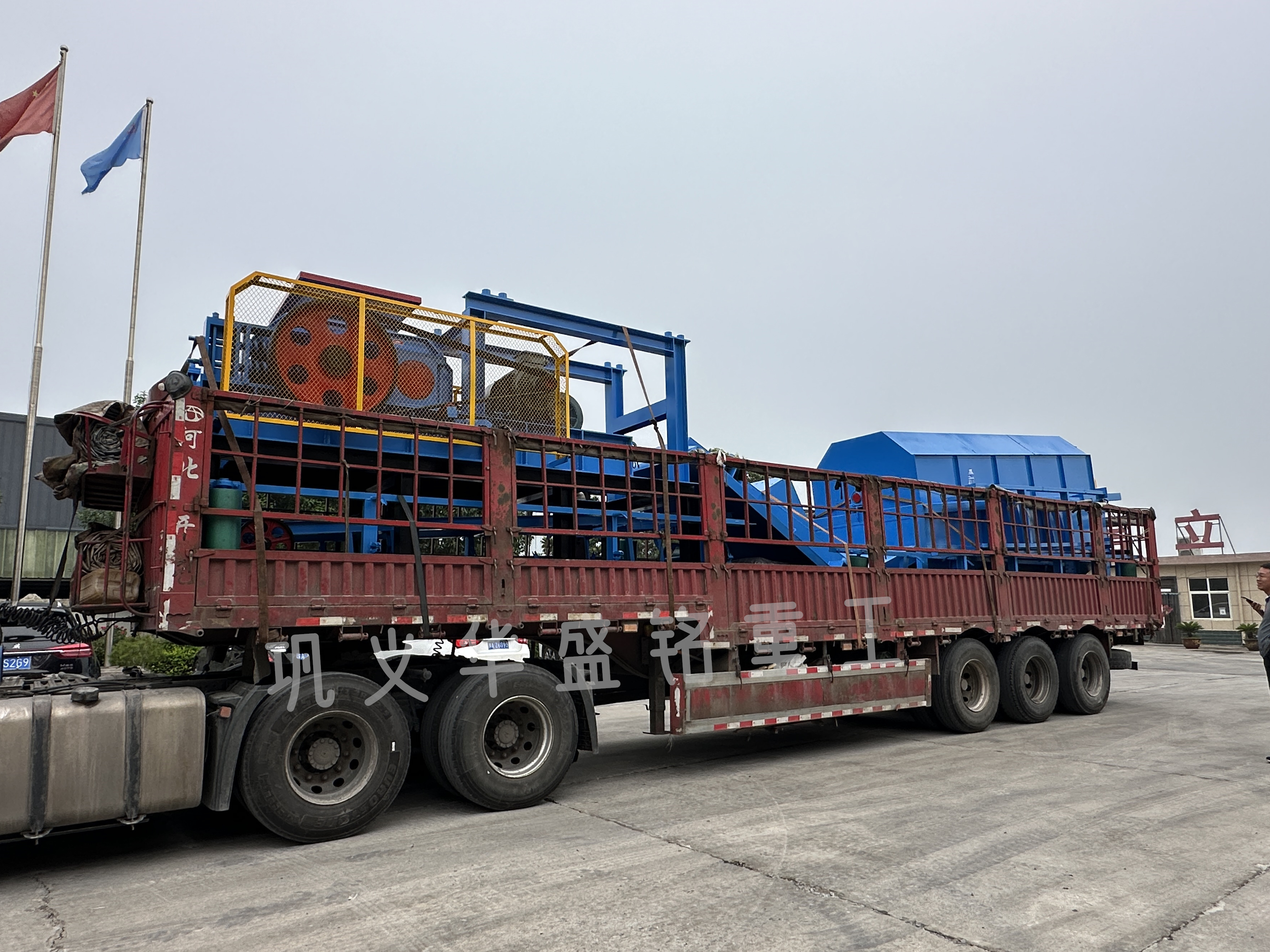 公路瀝青翻挖料破碎篩分機(jī),瀝青再生設(shè)備型號,廢舊路面破碎機(jī)價(jià)格,柔性雙齒輥式破碎機(jī)廠家